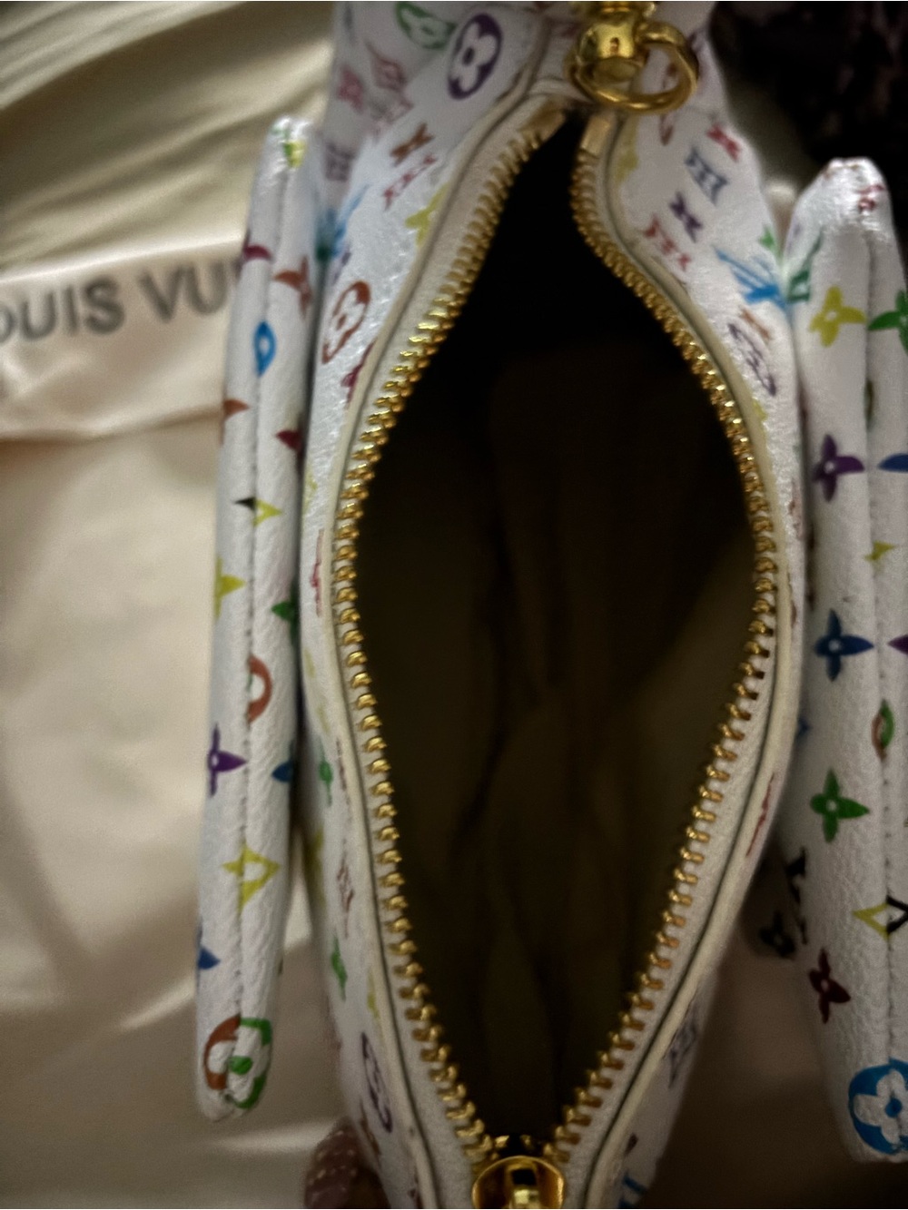 Show Stopper White Multicolor Duck Crossbody Bag - Stap and dust bag included - Picture 5 of 5